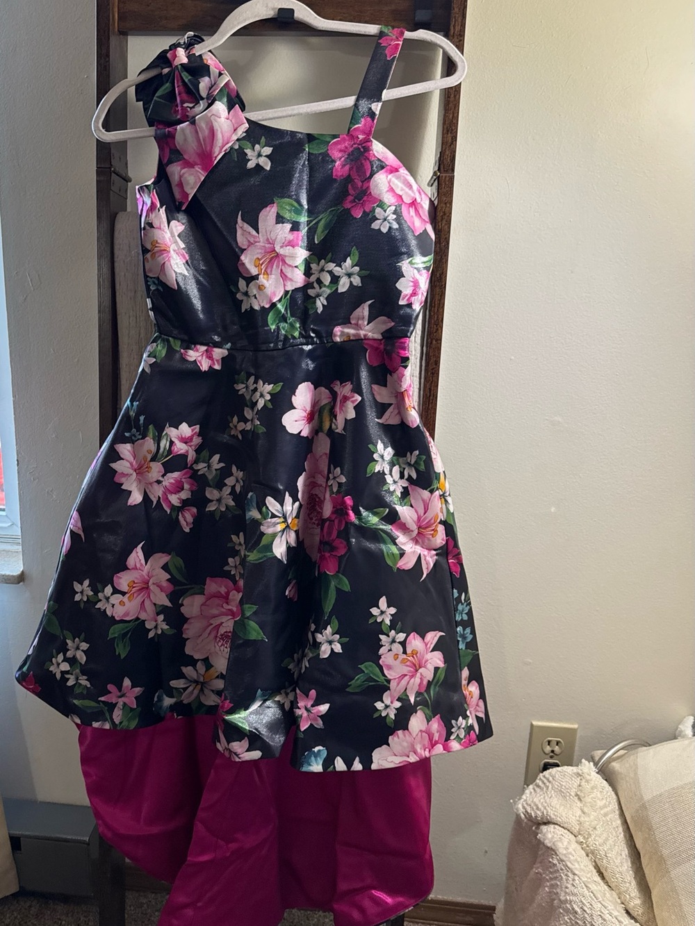 Rare Editions Black Floral Dress with Pink Accents and Matching Pink Leggings